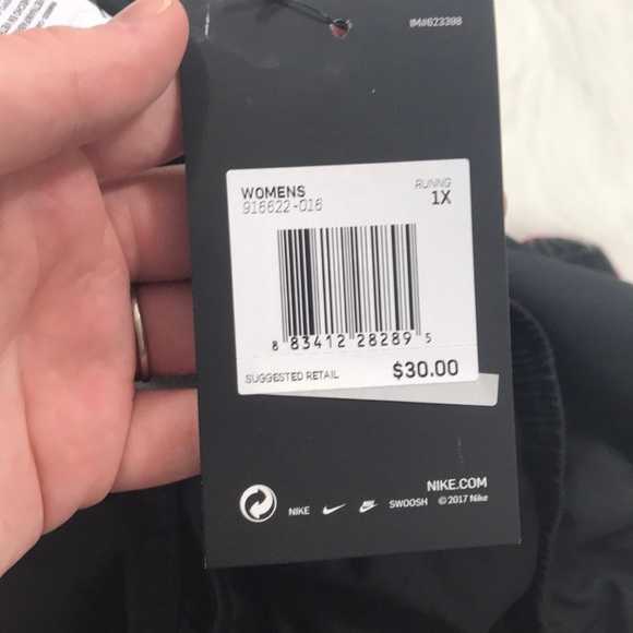 [Nike] NWT Women’s Plus size athletic tempo shorts - Picture 6 of 6